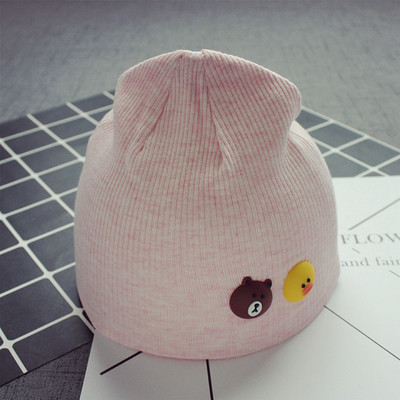 Ένα λεπτό καπέλο για κορίτσια και αγόρια με εκτυπώσεις