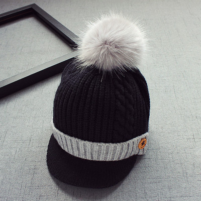 Ежедневна шапка за момичета и момчета с козирка и пухче