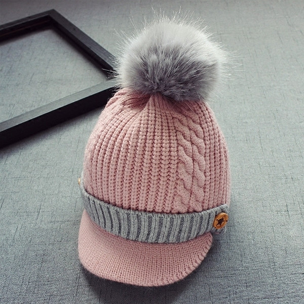 Ежедневна шапка за момичета и момчета с козирка и пухче