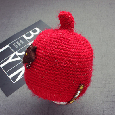 Шапка за момичета с надпис и 3D декорация