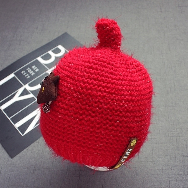 Шапка за момичета с надпис и 3D декорация