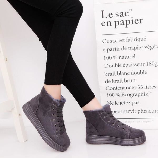 Спортни дамски топли кецове с равна подметка в сив и черен цвят