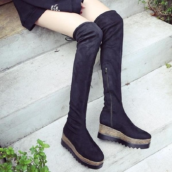 Дамски чизми от еко велур на платфрома с груба подметка в черен цвят
