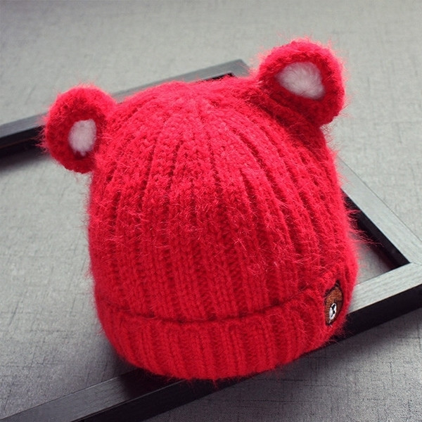 Вълнена детска шапка за момичета и момчета с ушички в различни цветове