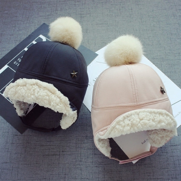 Топла детска шапка - унисекс в три цвята