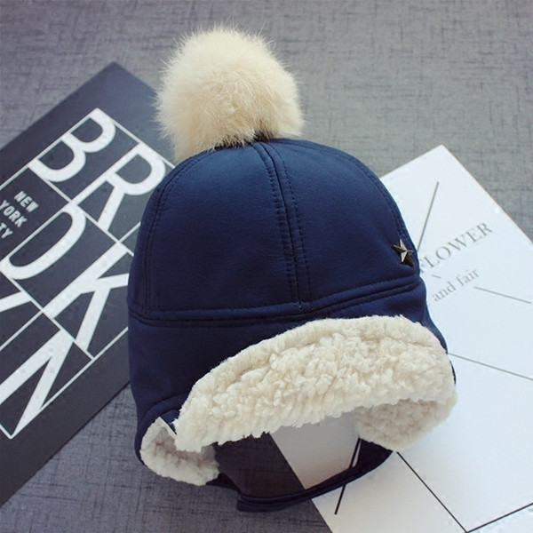 Топла детска шапка - унисекс в три цвята