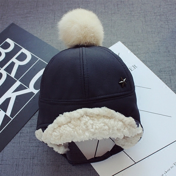 Топла детска шапка - унисекс в три цвята