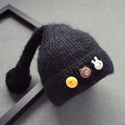 Детска шапка с анимационни декорации и в много цветове