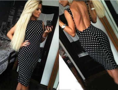 Спортно-елегантна дамска рокля на точки в черен,бял и червен цвят