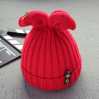 Плетена зимна шапка - унисекс, с ушички