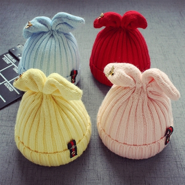 Плетена зимна шапка - унисекс, с ушички