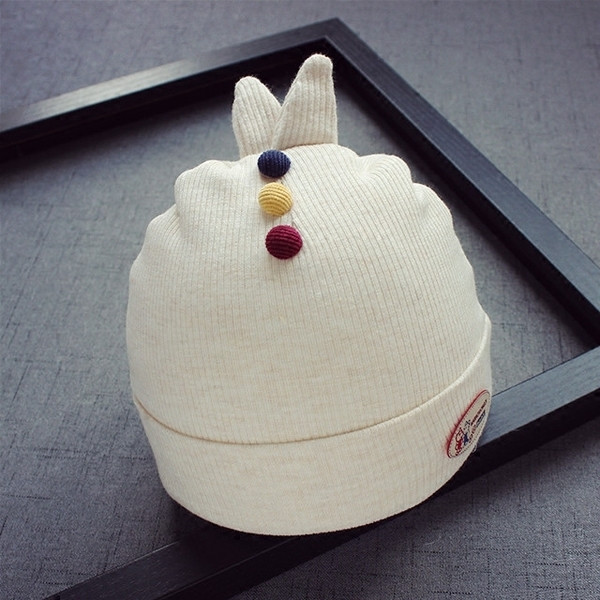 Бебешка зимна шапка в три цвята