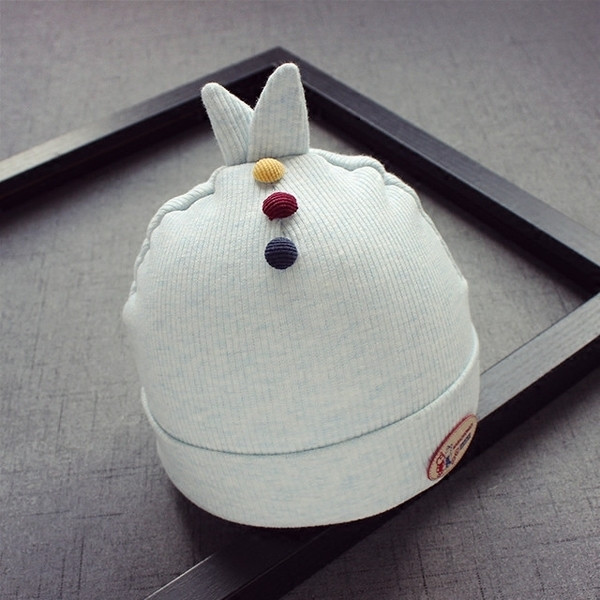 Бебешка зимна шапка в три цвята