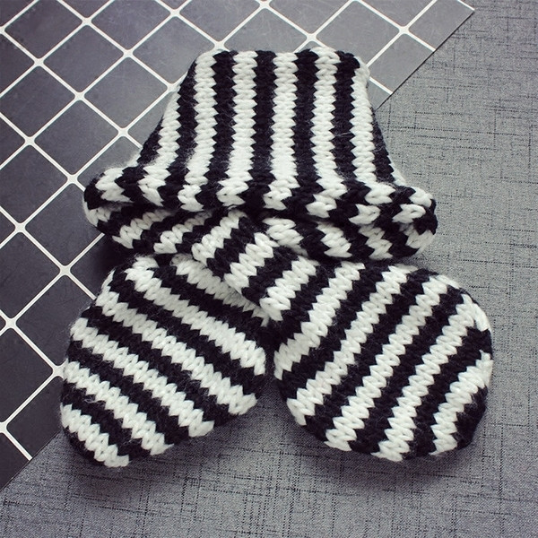 Детски зимен шал на райе в два цвята