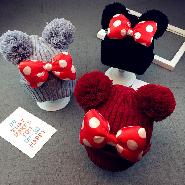 Детска топла шапка за момичета с пухени топчета и панделка в четири цвята