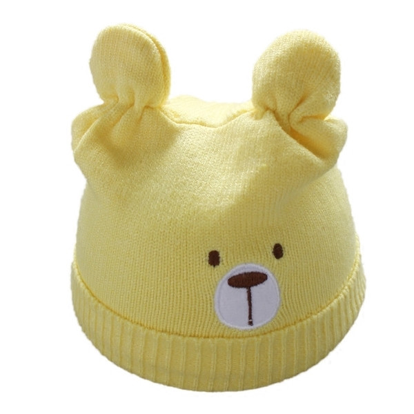 Бебешка унисекс шапка с апликация и ушички