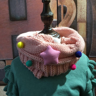 Меко зимно шалче за момичета с пухени топчета и 3D декорации в различни цветове