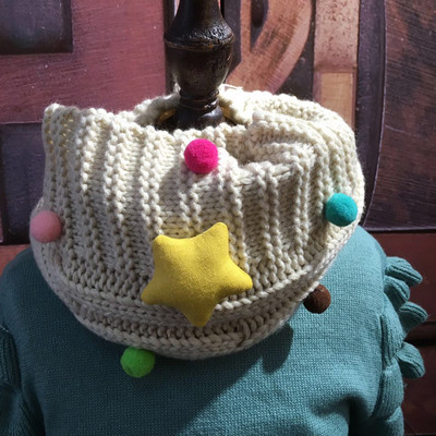 Меко зимно шалче за момичета с пухени топчета и 3D декорации в различни цветове