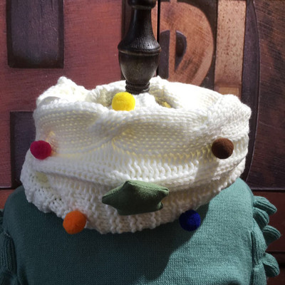 Меко зимно шалче за момичета с пухени топчета и 3D декорации в различни цветове