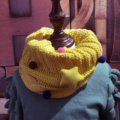 Меко зимно шалче за момичета с пухени топчета и 3D декорации в различни цветове