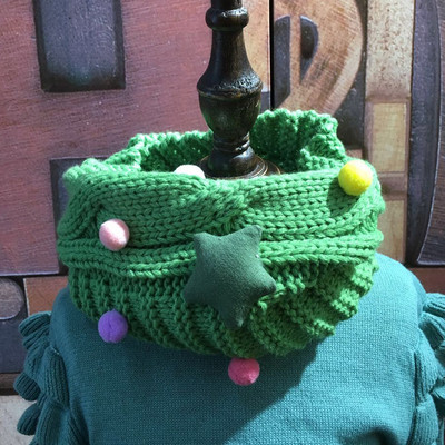 Меко зимно шалче за момичета с пухени топчета и 3D декорации в различни цветове