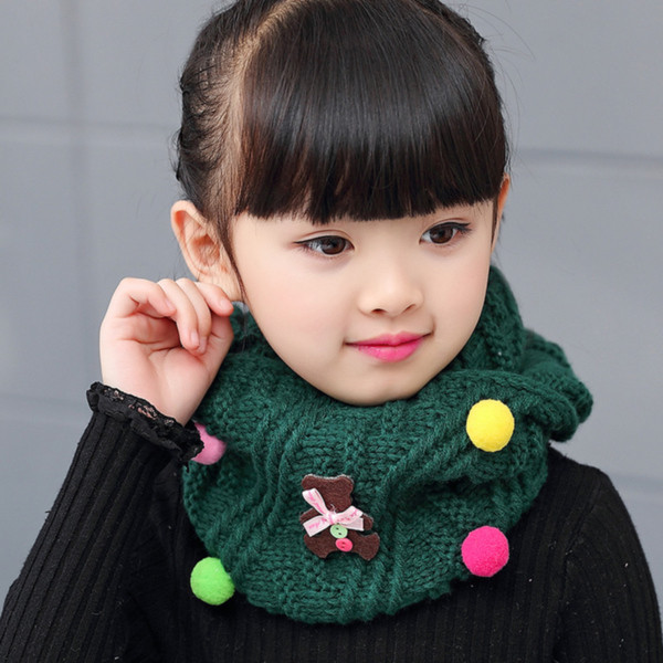 Меко зимно шалче за момичета с пухени топчета и 3D декорации в различни цветове