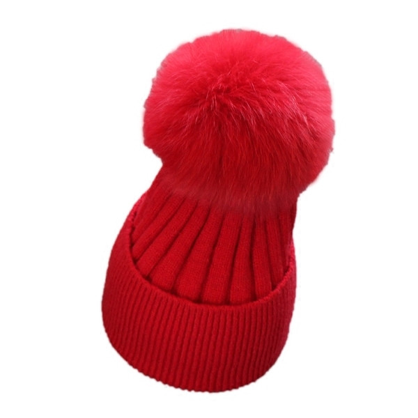 Стилна шапка за деца с пух