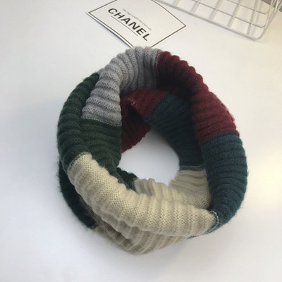 Стилен зимен унисекс шал в меки цветове