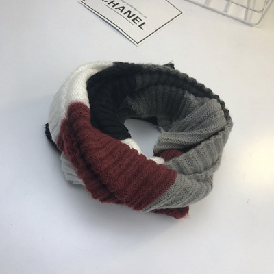 Стилен зимен унисекс шал в меки цветове