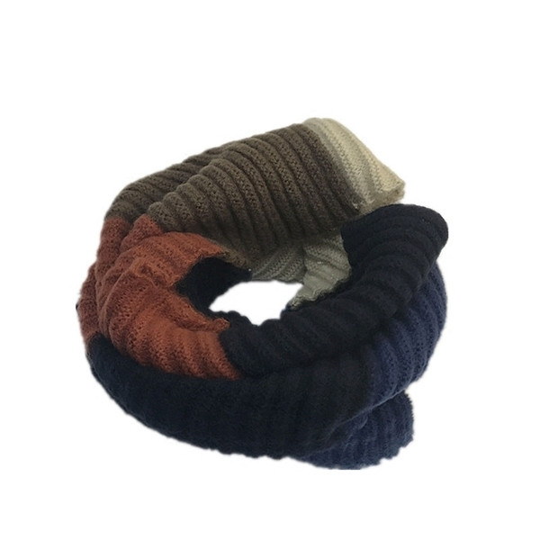 Стилен зимен унисекс шал в меки цветове