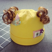 Бебешка зимна шапка с декорация