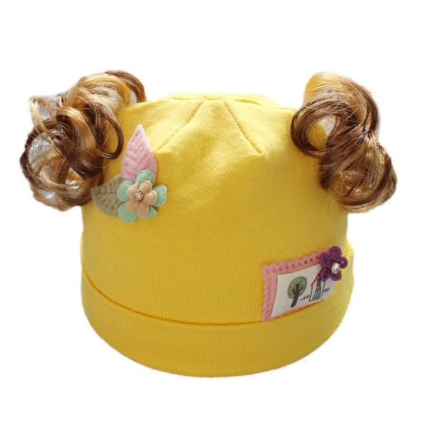 Бебешка зимна шапка с декорация