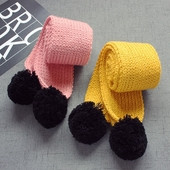 Πλεκτά κασκόλ σε διάφορα χρώματα με χάντρες