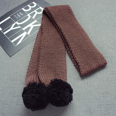 Πλεκτά κασκόλ σε διάφορα χρώματα με χάντρες