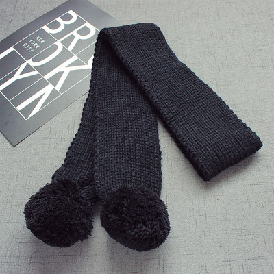 Πλεκτά κασκόλ σε διάφορα χρώματα με χάντρες