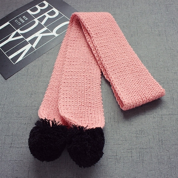 Πλεκτά κασκόλ σε διάφορα χρώματα με χάντρες