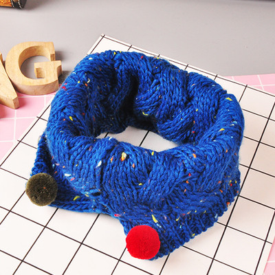 Топъл зимен унисекс шал с пухени цветни топчета