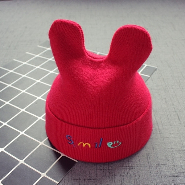 Шапка с надпис за момичета и момчета в няколко цвята