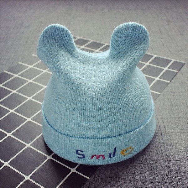 Шапка с надпис за момичета и момчета в няколко цвята