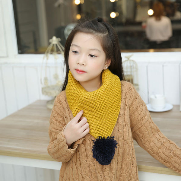 Детски зимен унисекс шал с пухено топче в различни цветове