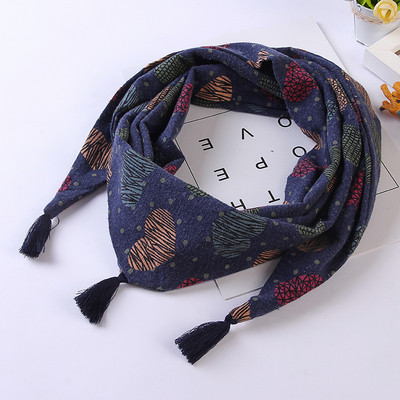 Детски триъгълен шал с принт в различни цветове