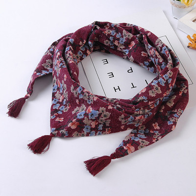 Детски триъгълен шал с принт в различни цветове