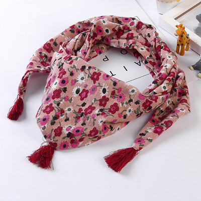 Детски триъгълен шал с принт в различни цветове