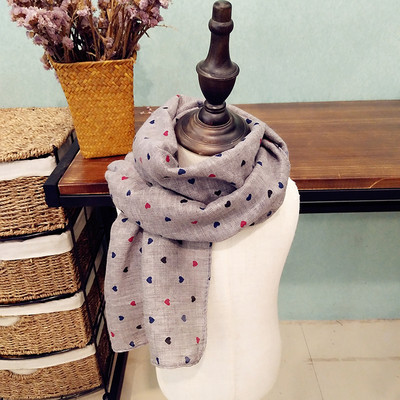 Детски шал с принт в много различни цветове, подходящи за зимата