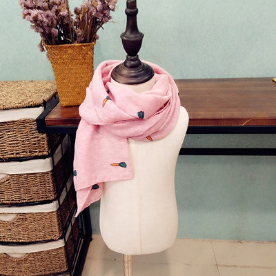 Детски шал с принт в много различни цветове, подходящи за зимата