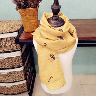 Детски шал с принт в много различни цветове, подходящи за зимата