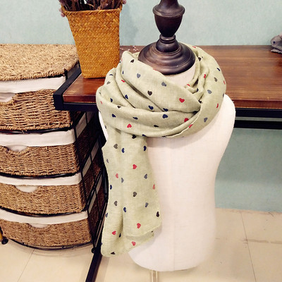 Детски шал с принт в много различни цветове, подходящи за зимата