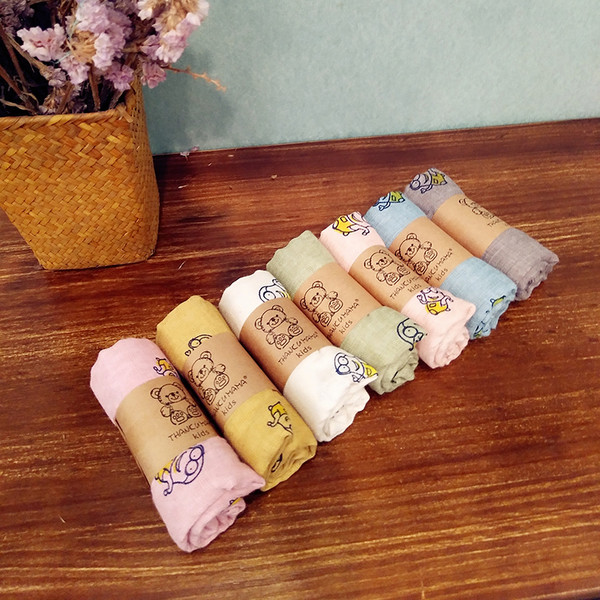 Детски шал с принт в много различни цветове, подходящи за зимата