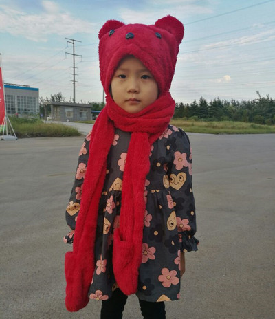 Интересен комплект детски шал,шапка + ръкавици в различни цветове