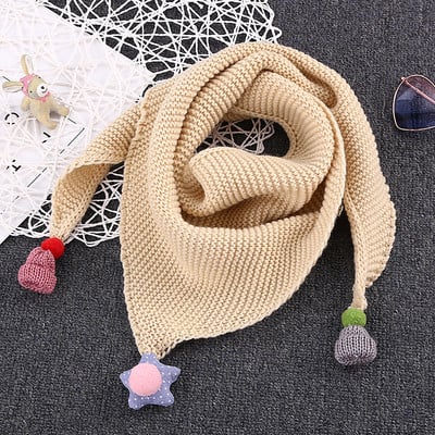 Детски плетен триъгълен шал с декорация и в много цветове